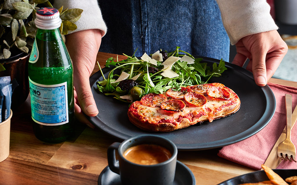 RDM pizza Grab and Go Pizzetti -Cafe RDM pizza Grab and Go Pizzetti -Cafe